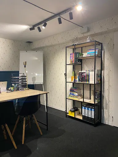 Mole Education - nauka języka angielskiego i chemii